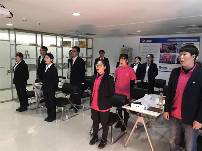 不忘初心，撸起袖子加油干